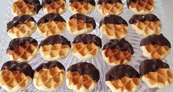 BİSKÜVİ TADINDA WAFFLE KURABİYE